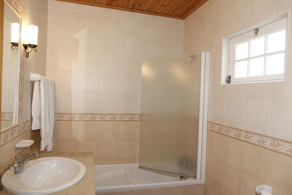Casa Capelinhos Guest House Capelo Стая снимка