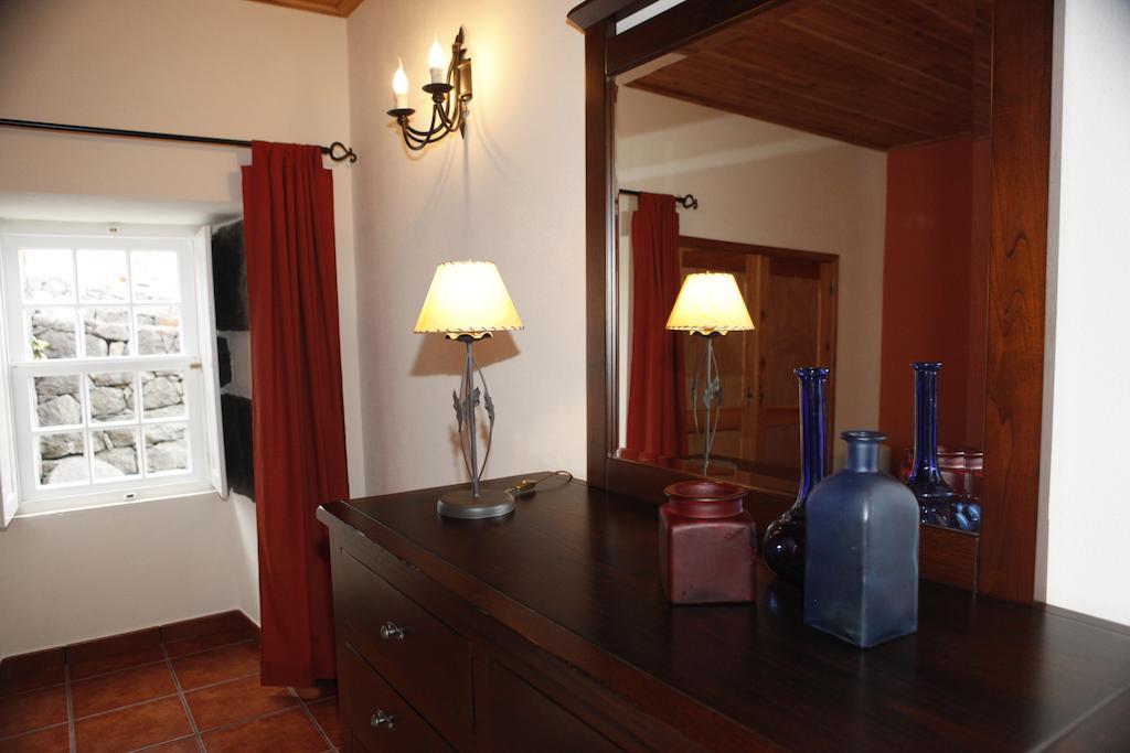 Casa Capelinhos Guest House Capelo Стая снимка